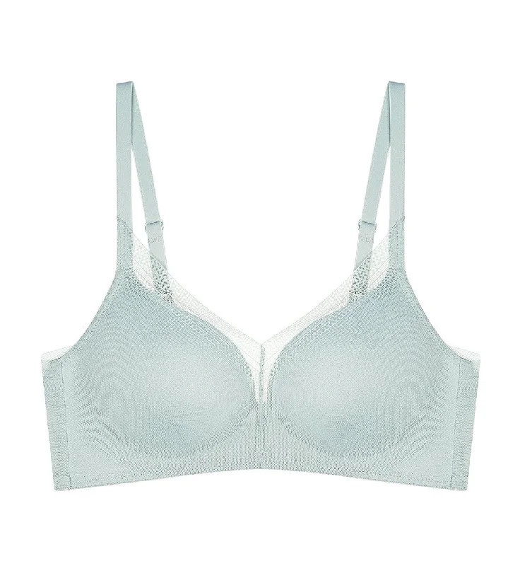 INVISIBLE INSIDE-OUT DELICATE NON WIRED PADDED BRA Chic Satin Bra